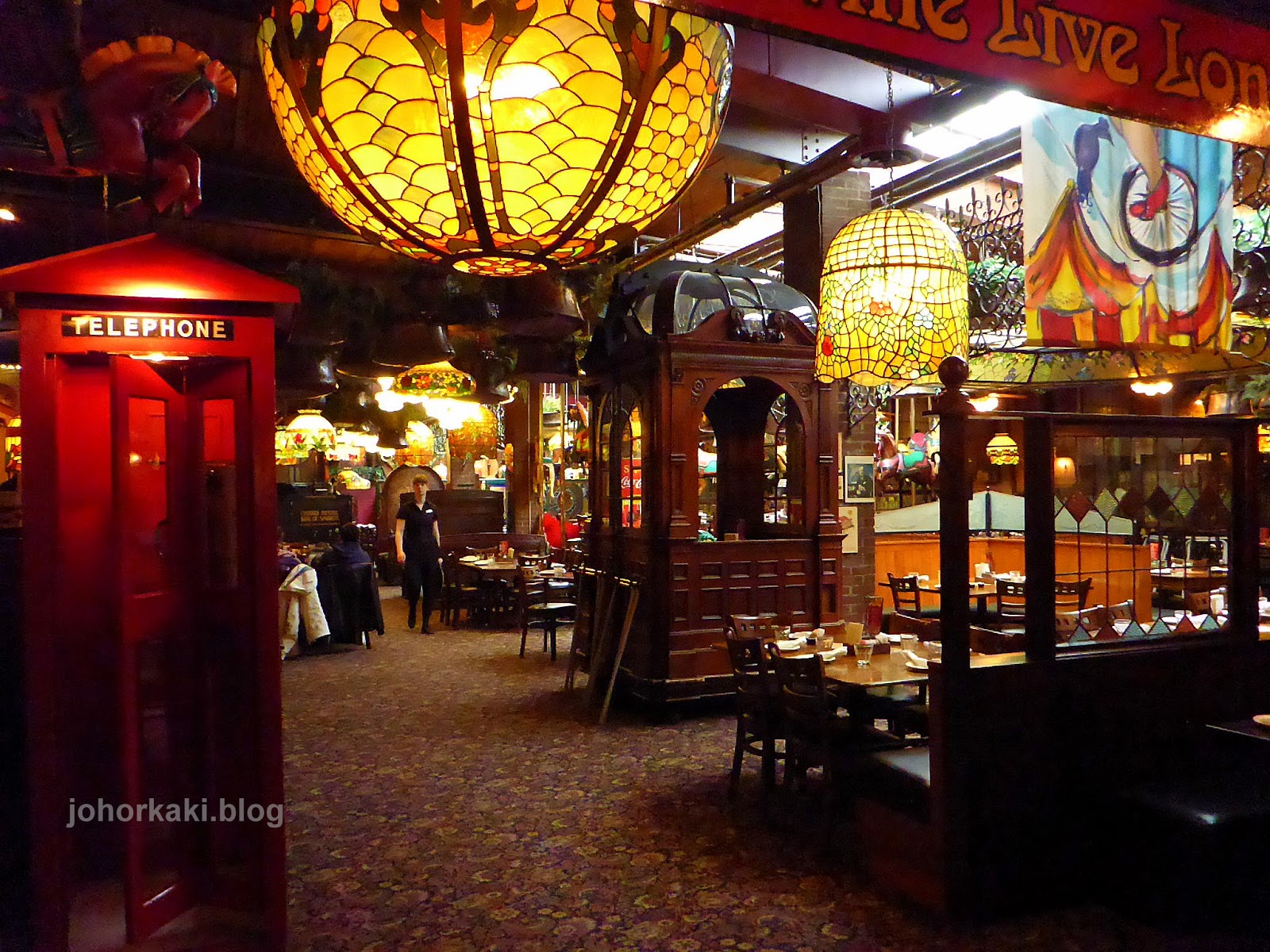 Fun Dining at The Old Spaghetti Factory, The Esplanade, Toronto Tony