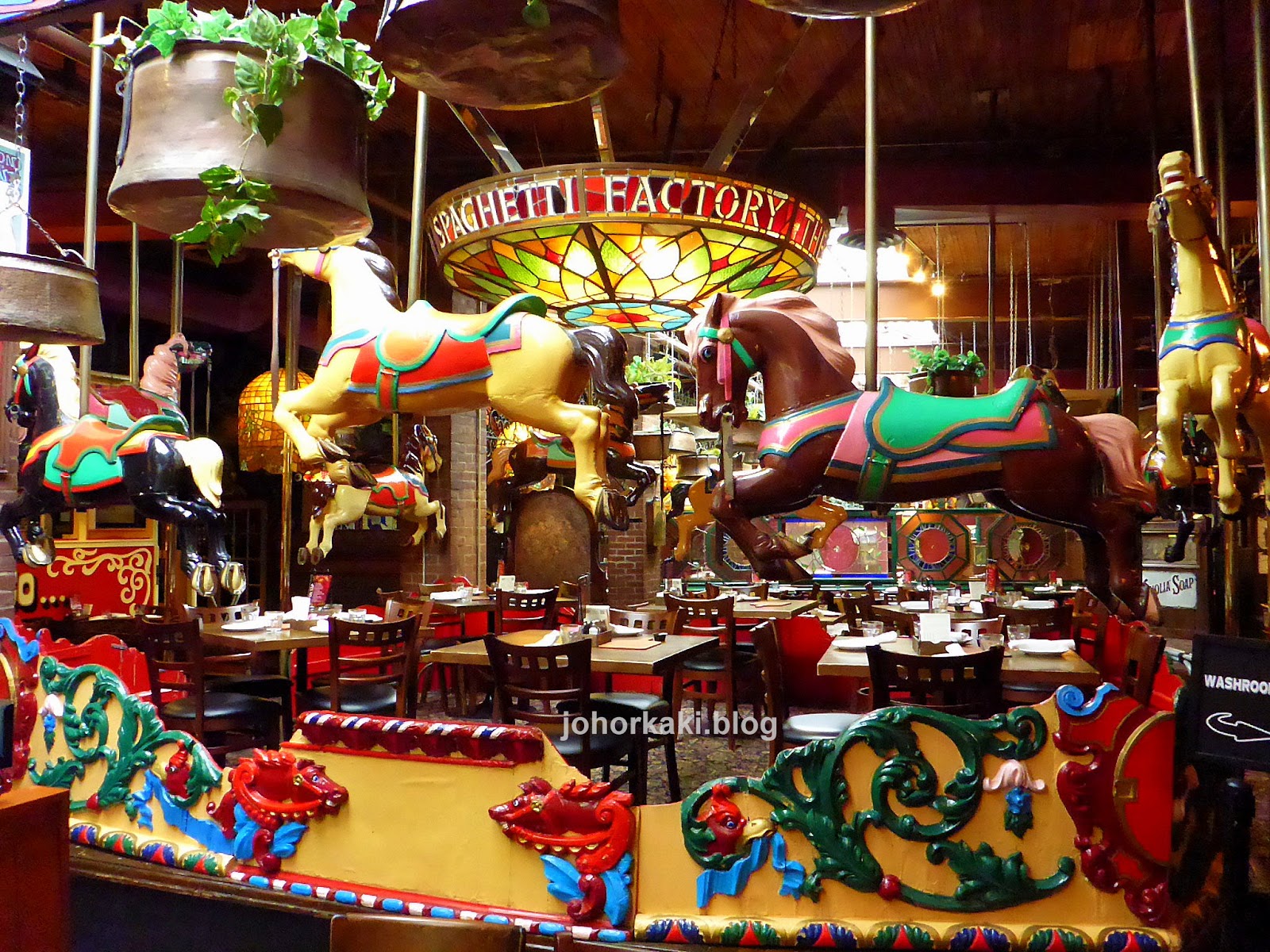 Fun Dining at The Old Spaghetti Factory, The Esplanade, Toronto Tony